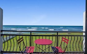 10T Beachfront Apartments